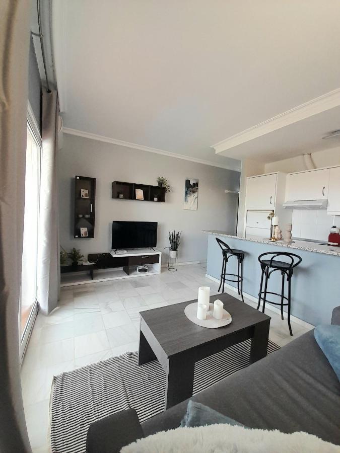 Nice Apartment Near The Beach Фуэнхирола Экстерьер фото